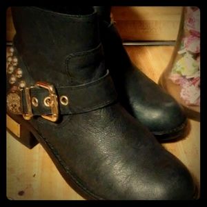 Vince Camuto boots
